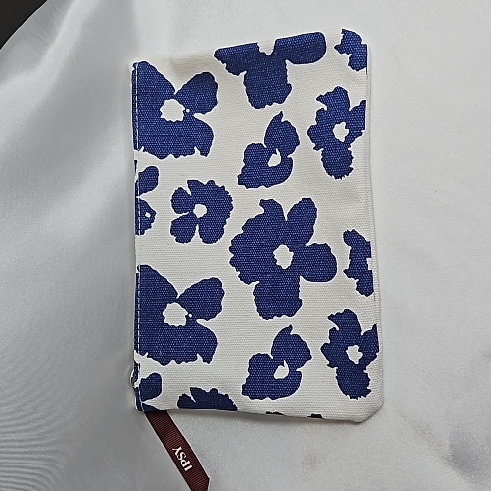 ipsy Make Up Bag Canvas White with Blue Flowers